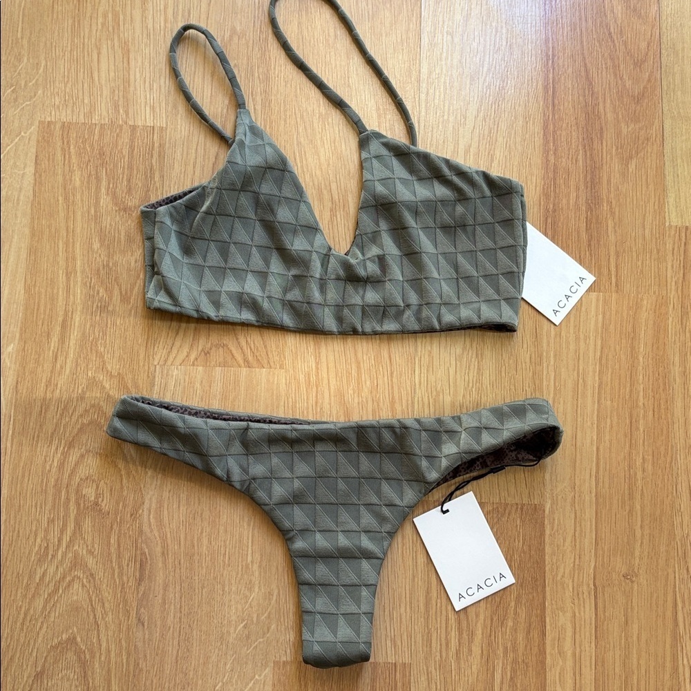 Acacia swimwear Loden swim bikini set size medium dark top Hookipa bottom